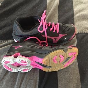 Mizuno volleyball court shoes